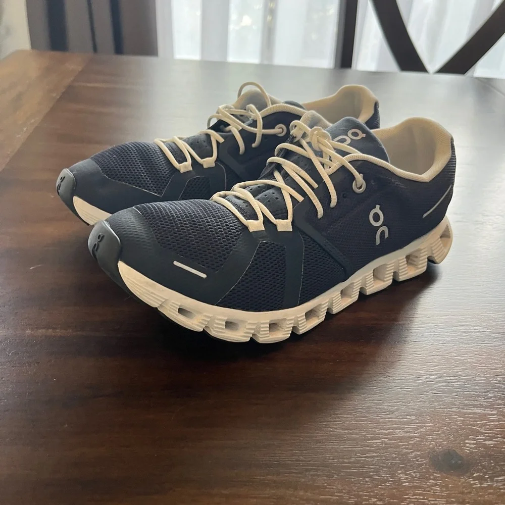 On Running breathable black
